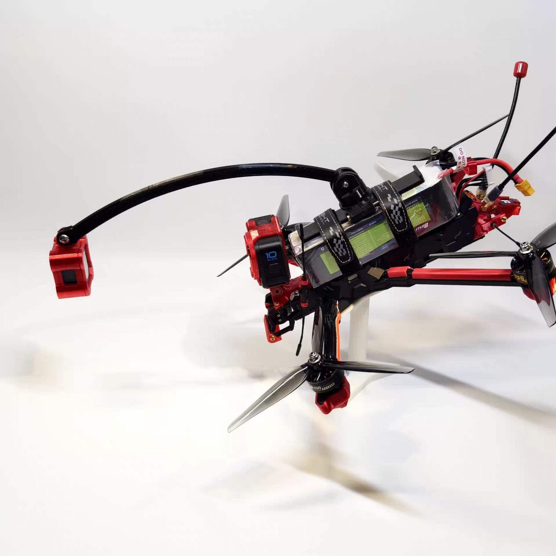كاميرا FPV عصا سيلفي دوارة 360 - مراجعة Drone Camera Case وسعره